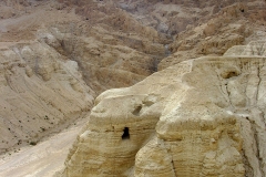 Qumran-caves-Effi-Schweizer-photo